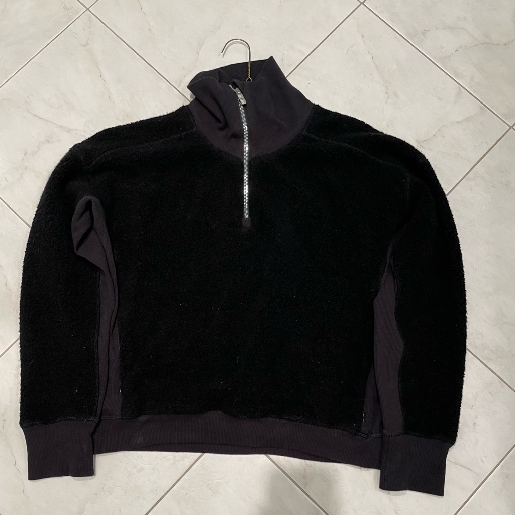 Lulu Black Fleece Pullover Size 8!